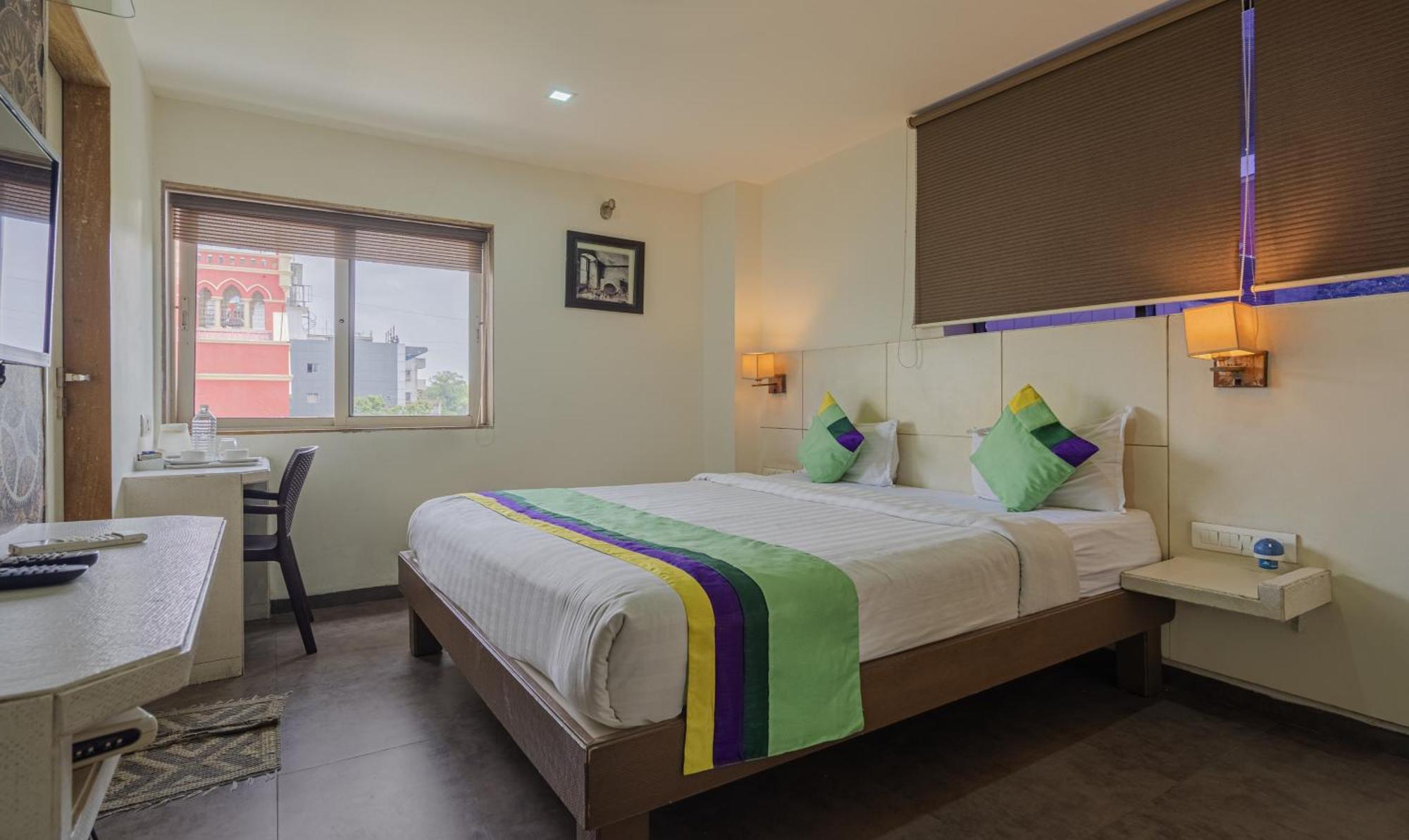 Hotel Casa, Вадодара Экстерьер фото