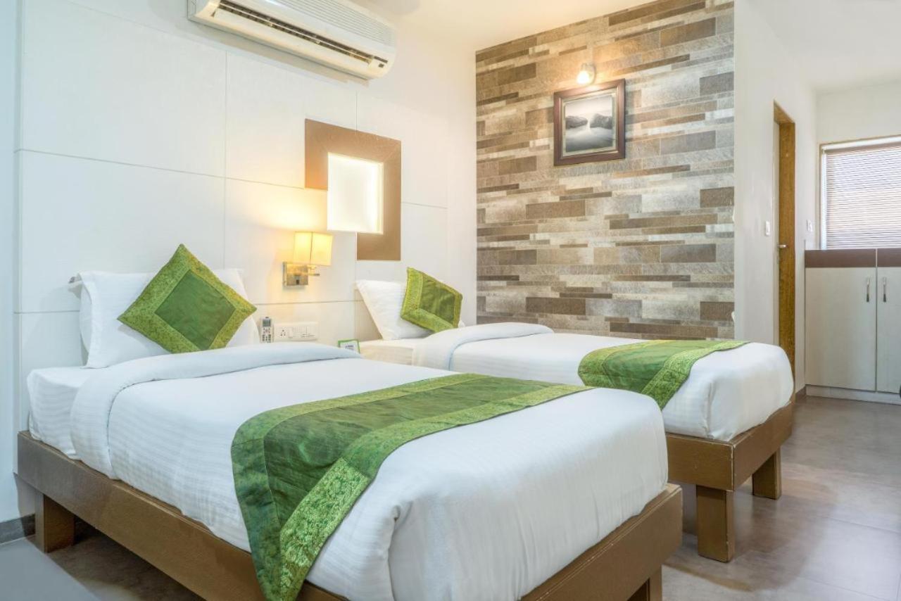 Hotel Casa, Вадодара Экстерьер фото