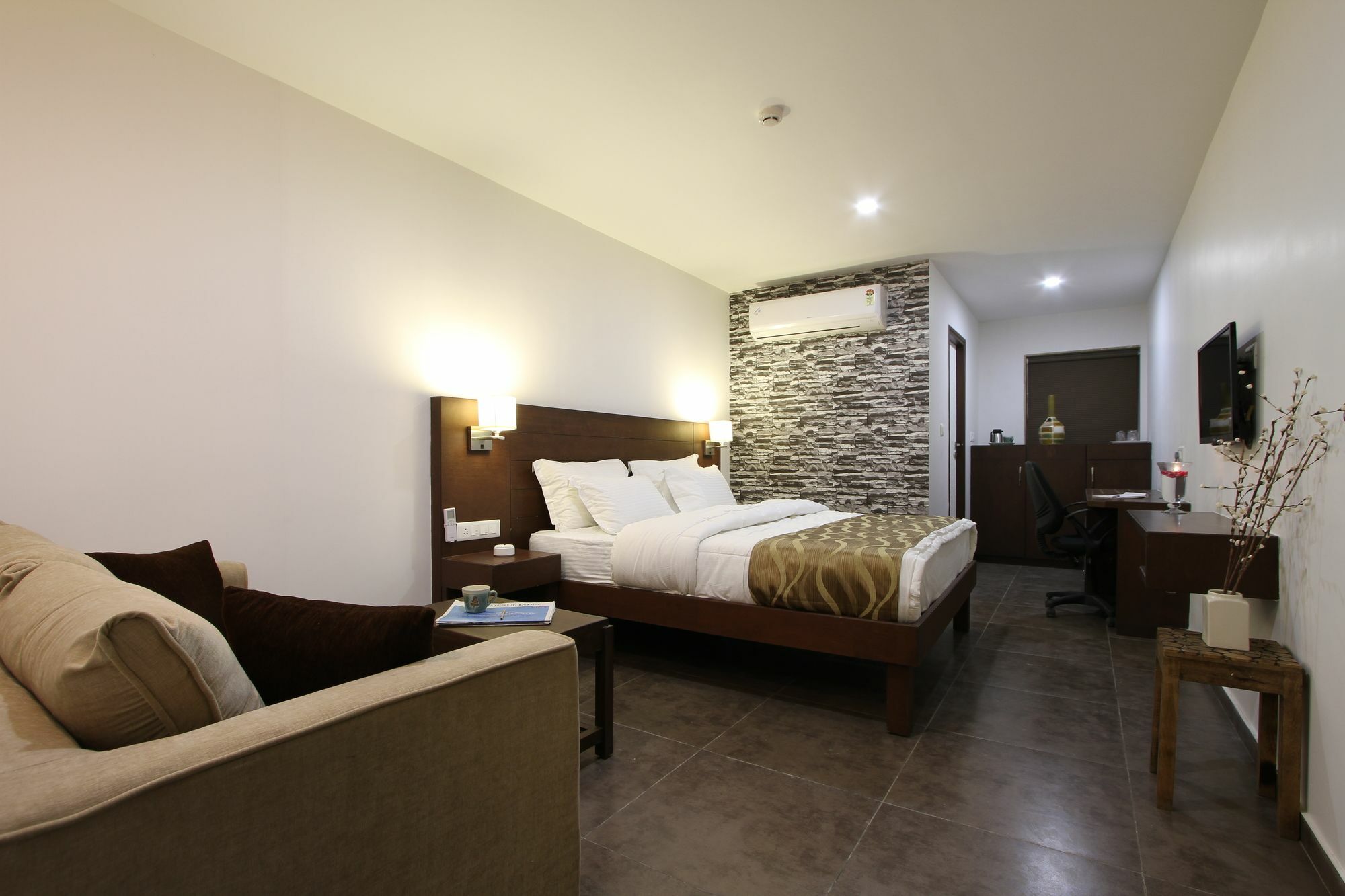 Hotel Casa, Вадодара Экстерьер фото